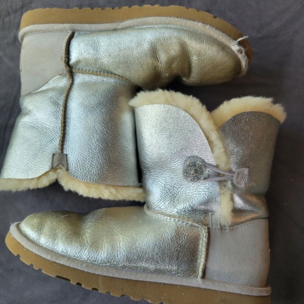 Metallic Bailey Button Ugg Boots Womens 6 Sheepskin Silver Winter Slip On‎ Shoes